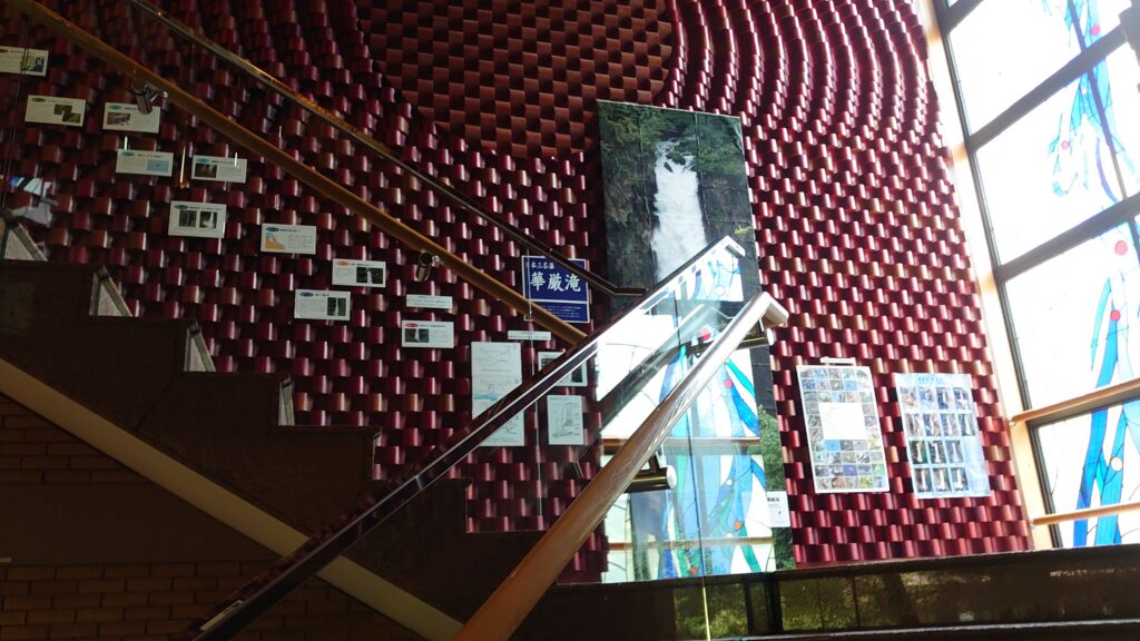 階段にある装飾