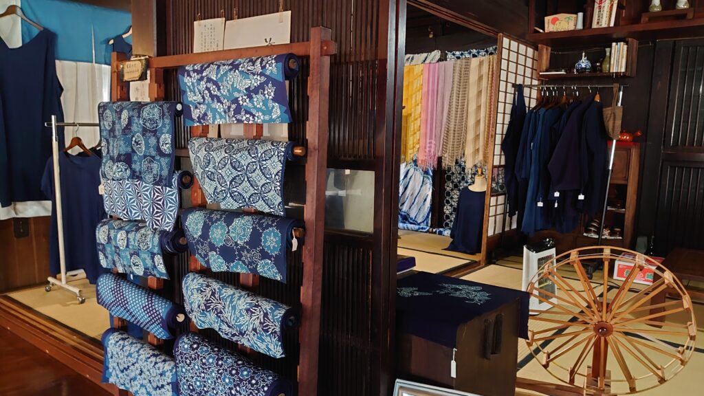 藍染め工房の中