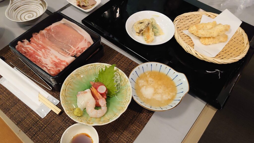 夕食のお肉と刺身