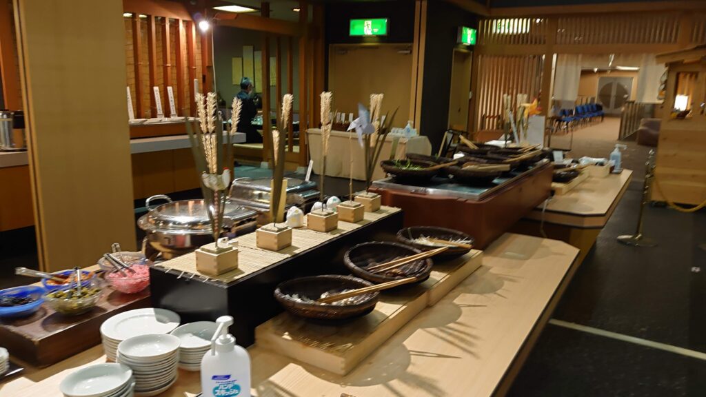 朝食バイキングの風景
