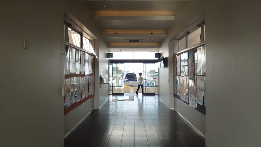 情報交流館の張り紙