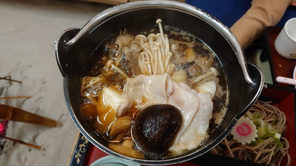 白雲の宿の夕食の鍋