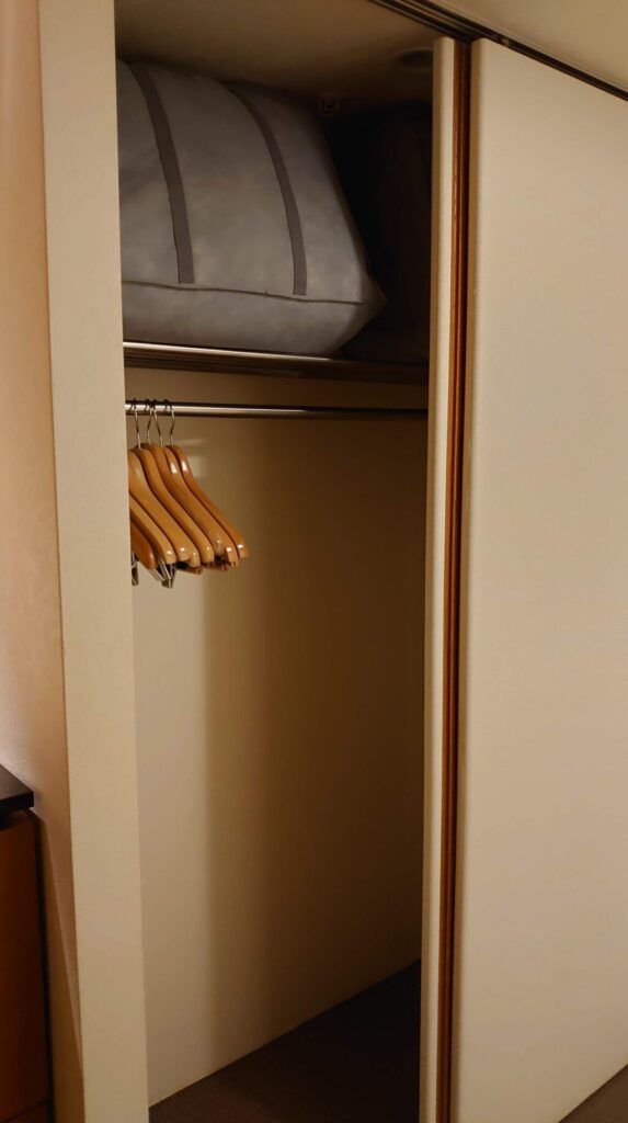 「ツインリンクもてぎ」のお部屋クローゼット