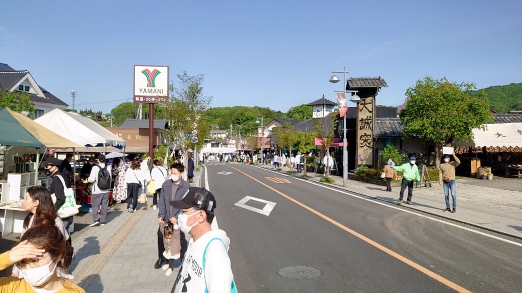 陶器市のメインストリート１