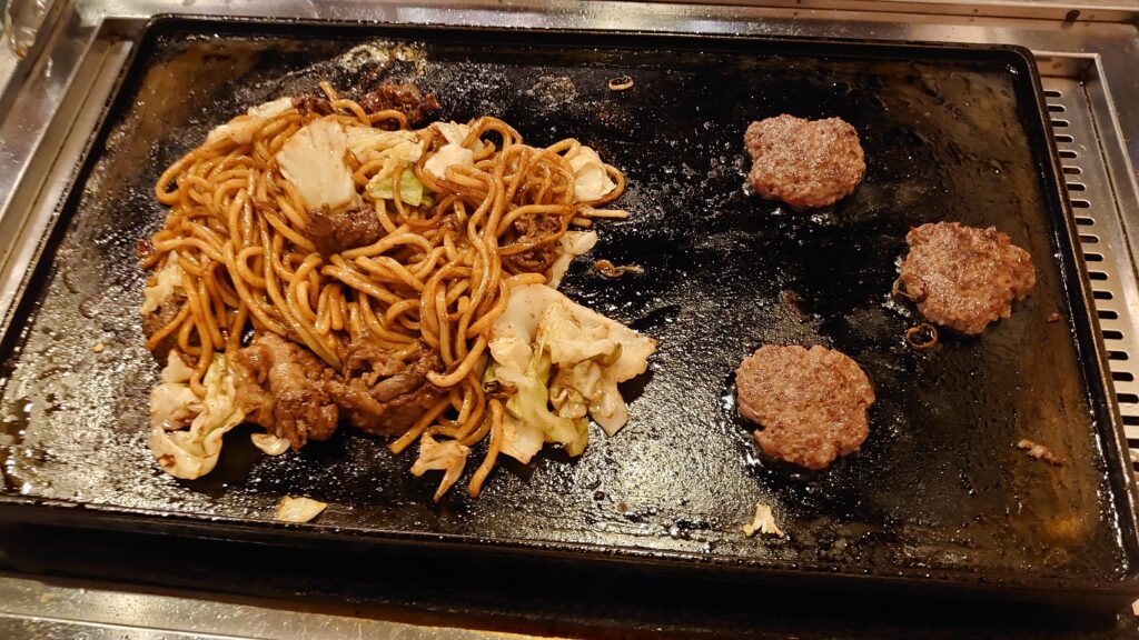 焼きそばと挽肉