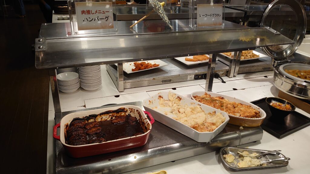 ハンバーグとシーフードグラタン