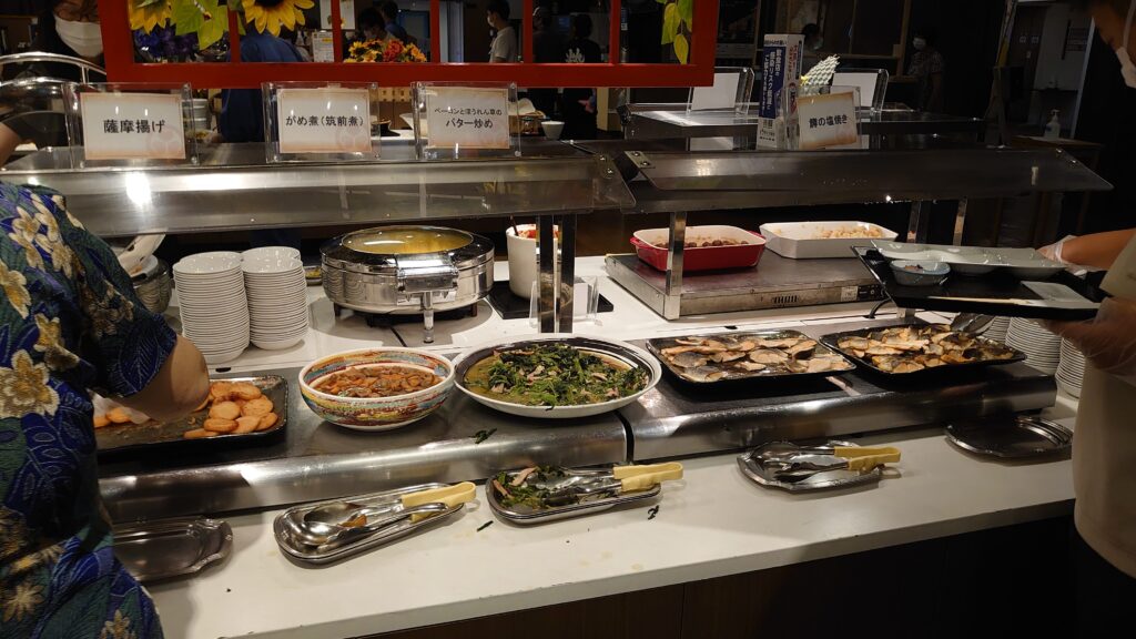 薩摩揚げ、がめ煮、バター炒め、鱒の塩焼き