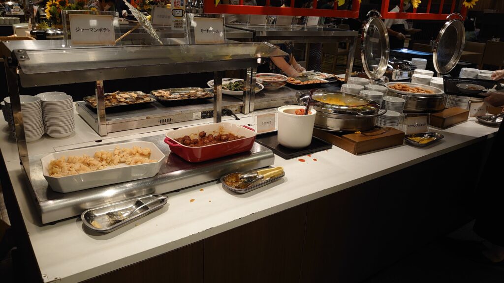 ジャーマンポテト、ミートボール、ソーセージ