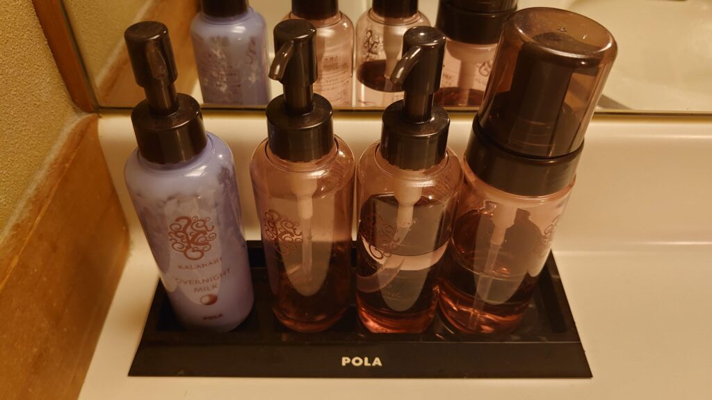 整髪料と洗顔料