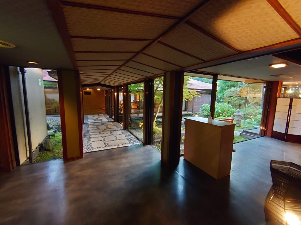 レストランの入口