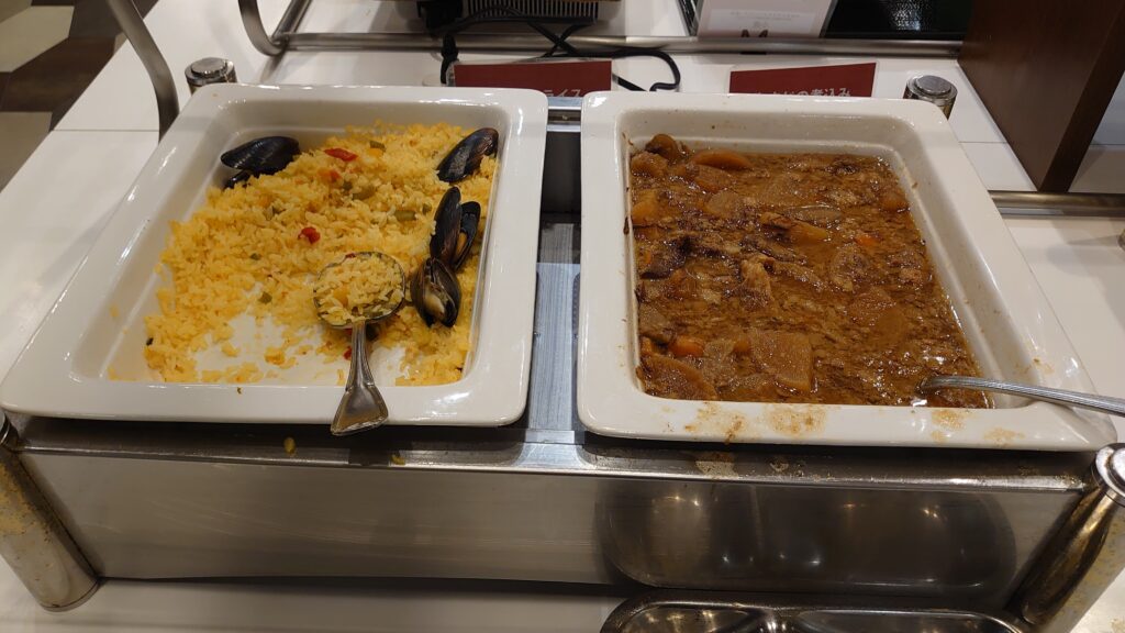 サフランライス、牛すじ煮込み