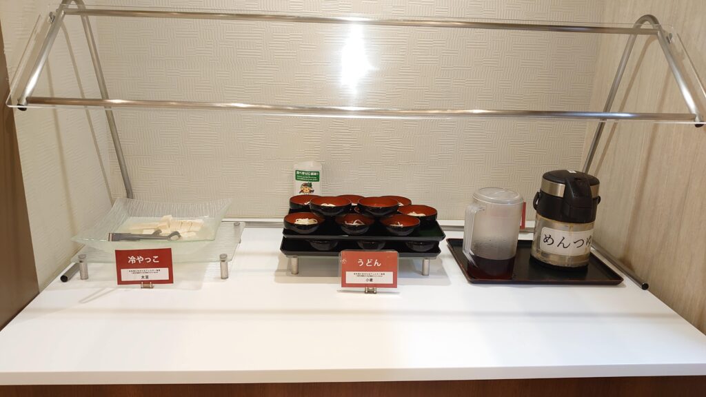 うどんと冷やっこ(豆腐)