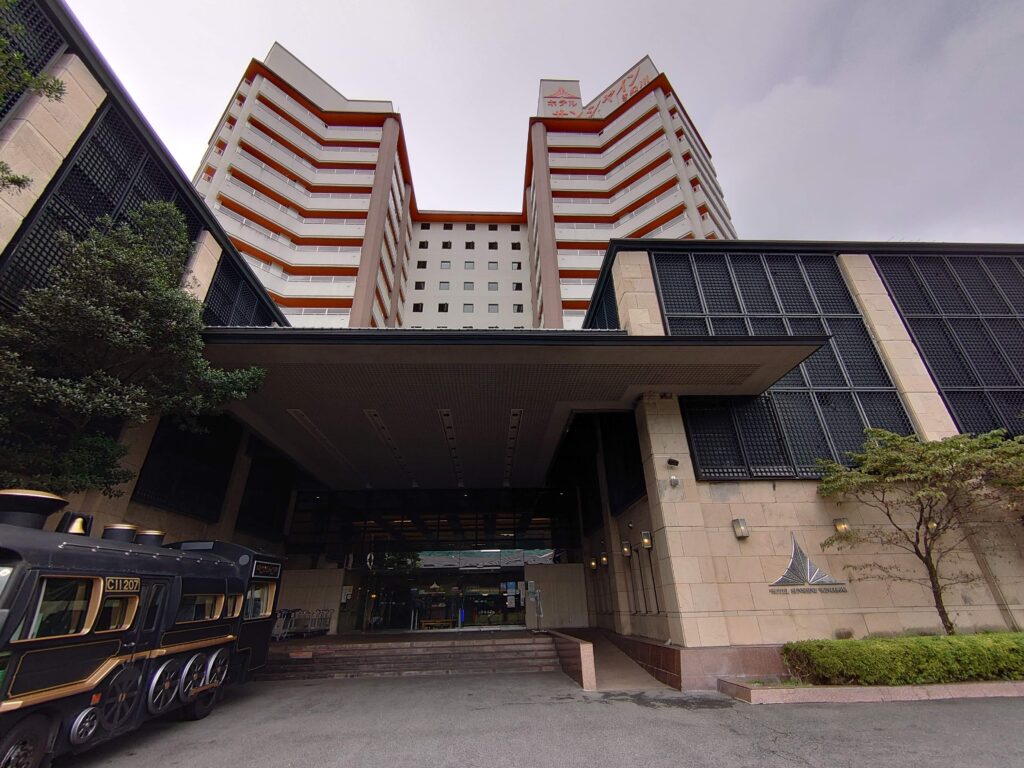 ホテル サンシャインの玄関