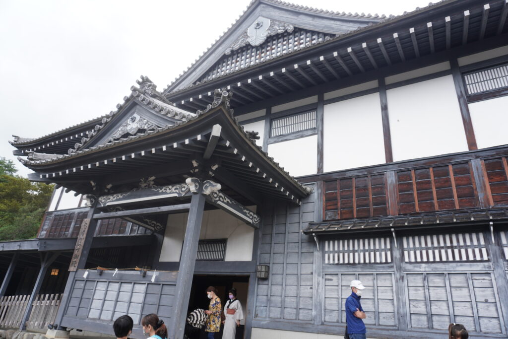 忍者カラス御殿の外観