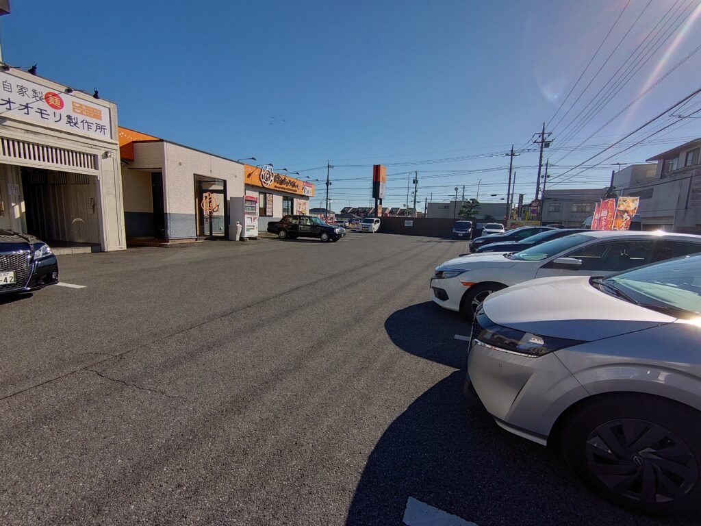自家製麺オオモリ製作所の駐車場