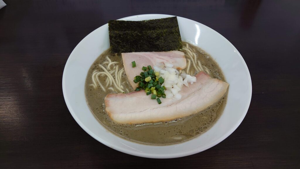 三和の濃厚煮干しソバ