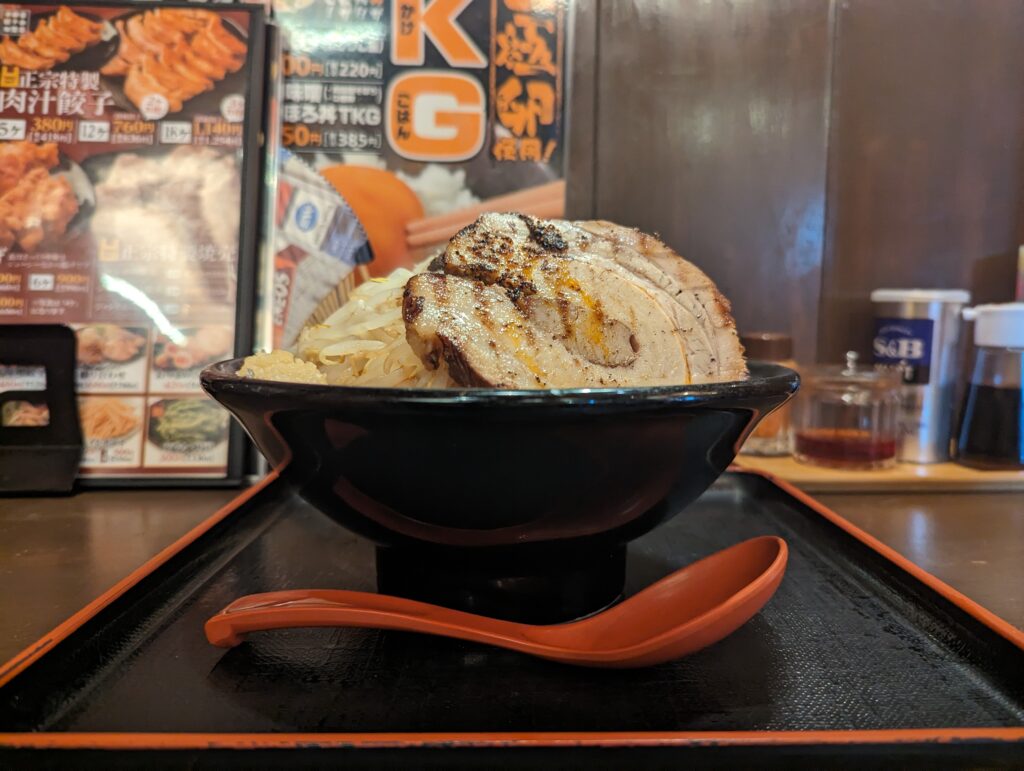 味噌次郎ラーメン横