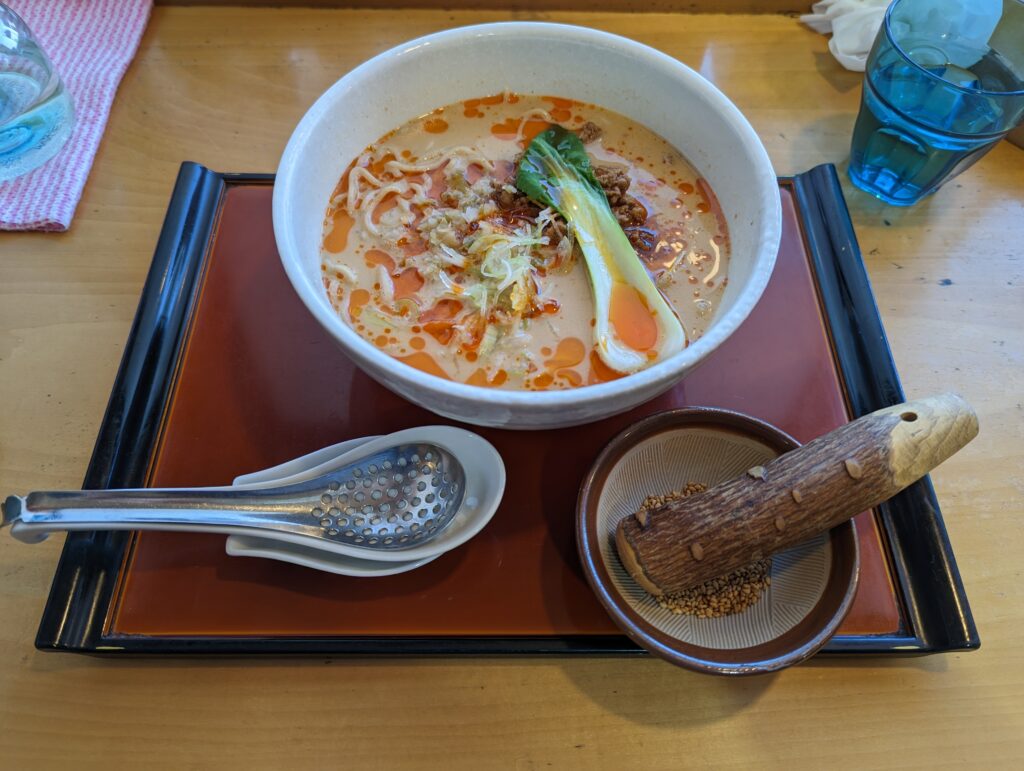 はつみの担々麺