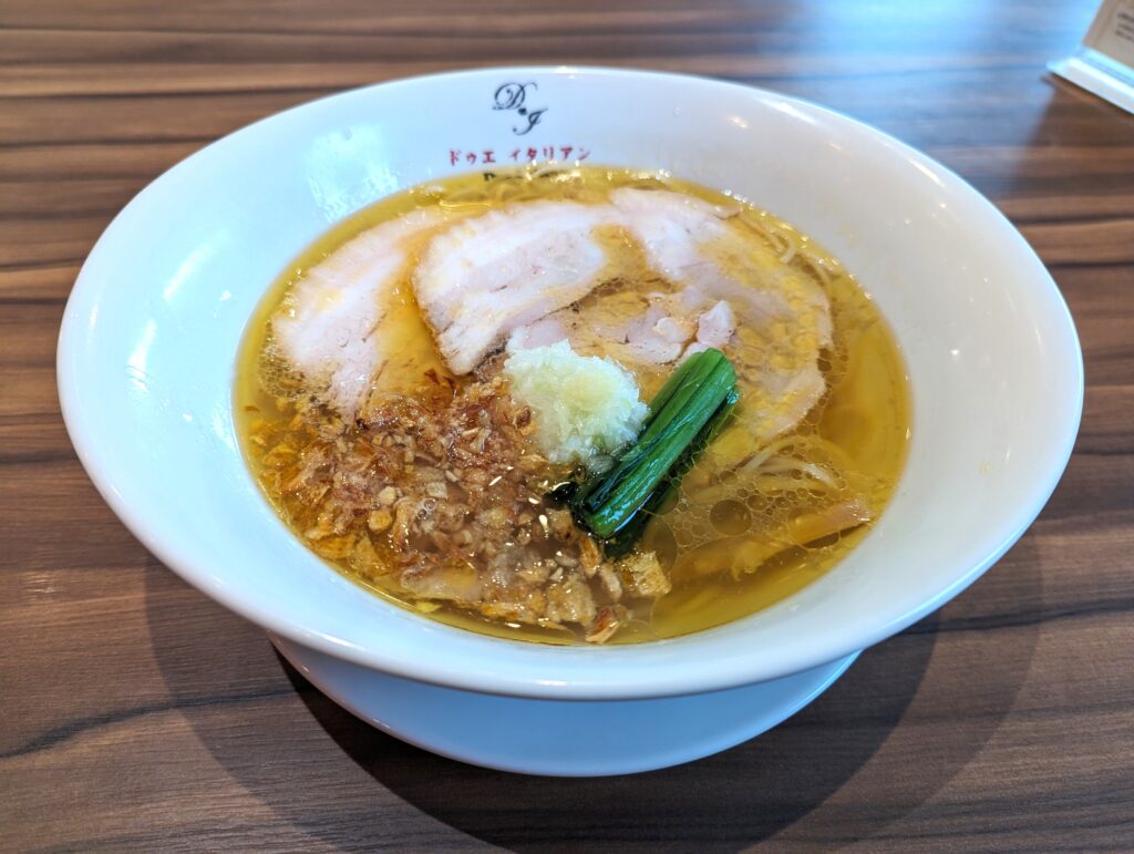 ドゥエイタリアンの塩ラーメン