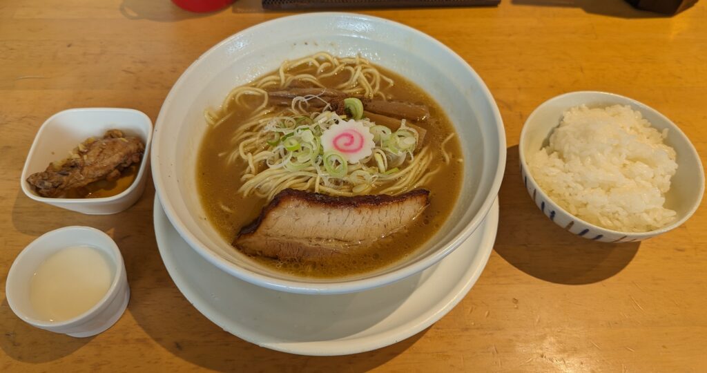 しみずやの鶏白湯らぁめん醤油
