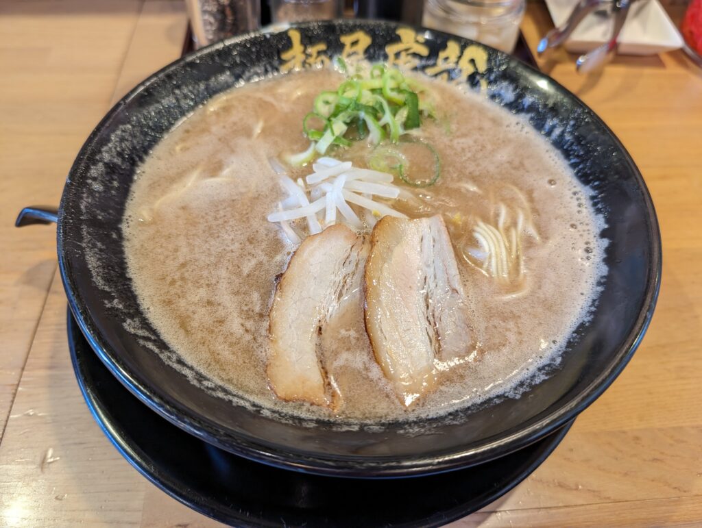 麺屋虎龍のとんこつラーメン