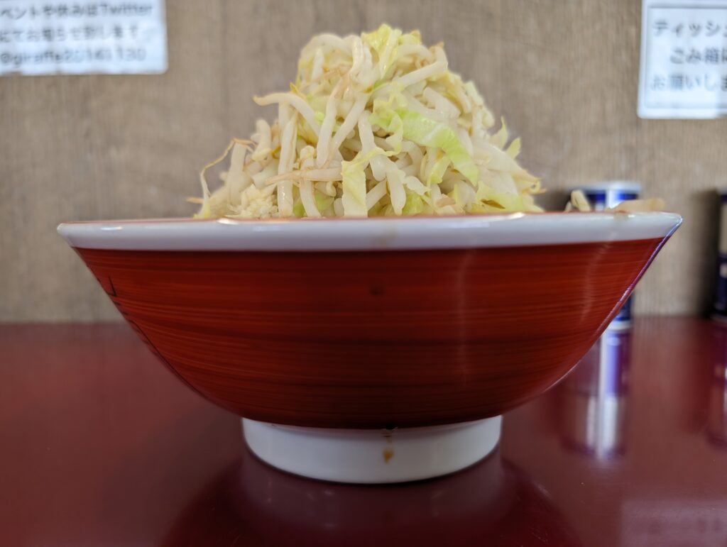 ジラフの小ラーメンを横から