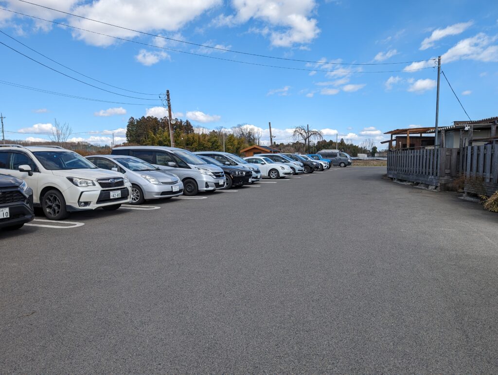 花の季の駐車場